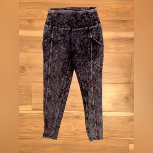 Zenana. Size large. Grey acid wash